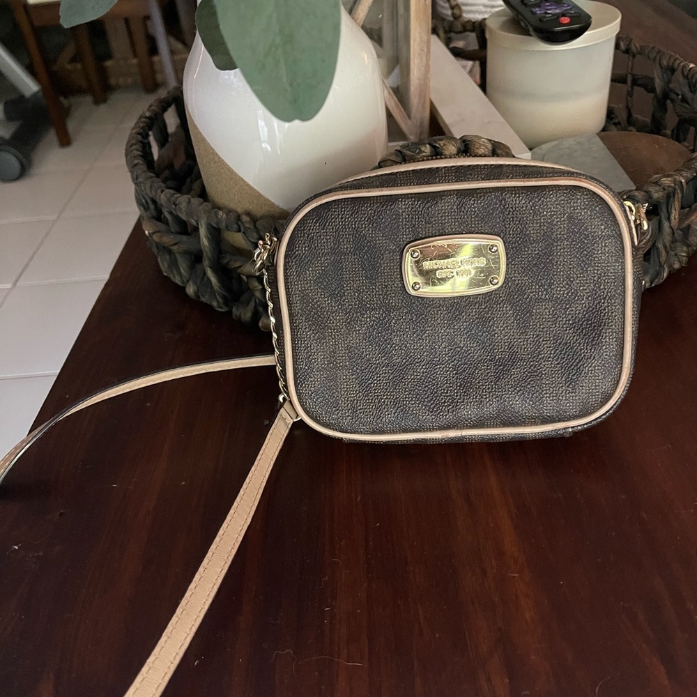 Small Micheal Kors cross body